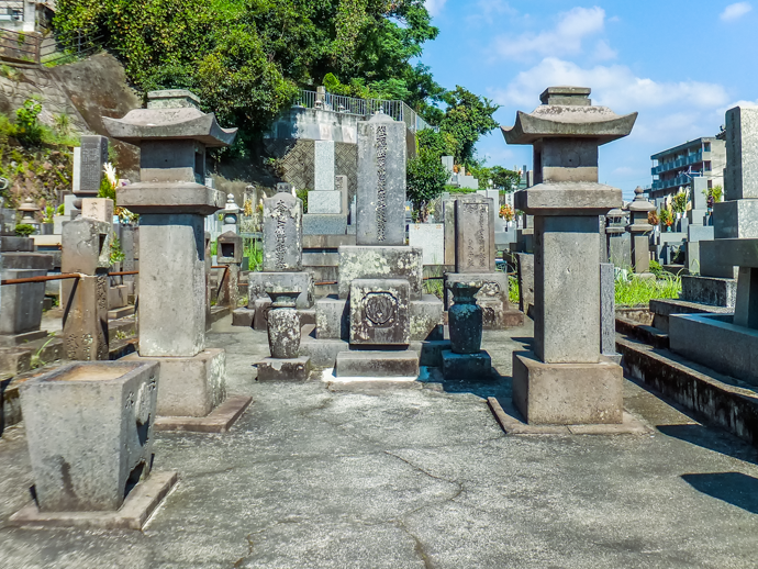 奈良原家の墓域