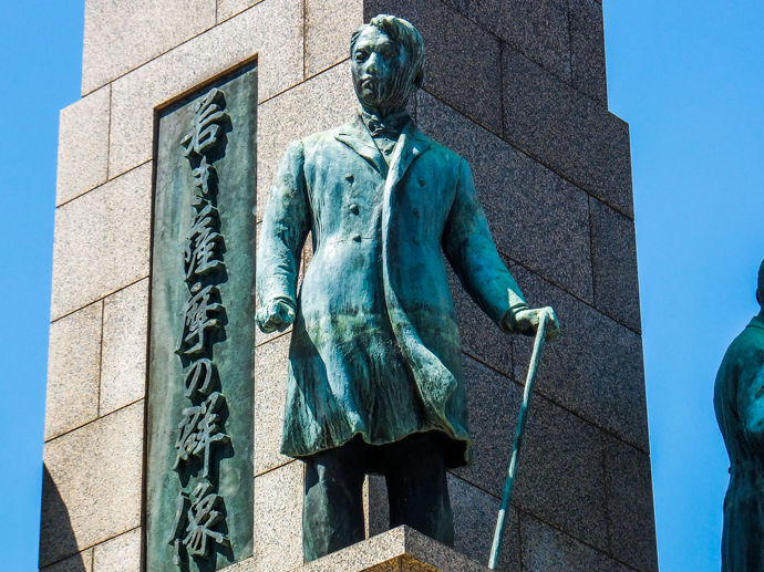 吉田清成銅像