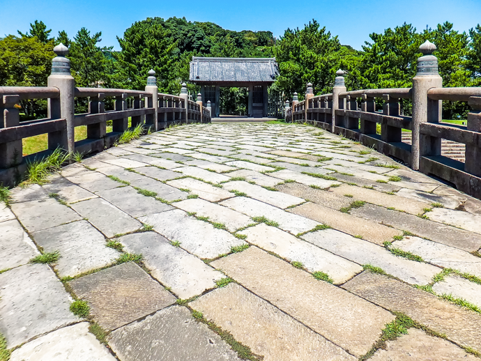 石橋記念公園内の西田橋